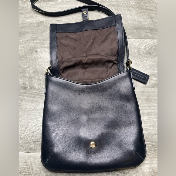 Coach Purse - Picture 4 of 9